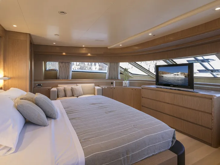 RINI V Technema 120 - master cabin RINI V Technema 120 - master cabin