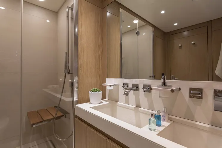 Charter Yacht RINI V - Technema 120 - 6 Cabins - Athens - Mykonos - Milos - Hydra - Spetses - Greece