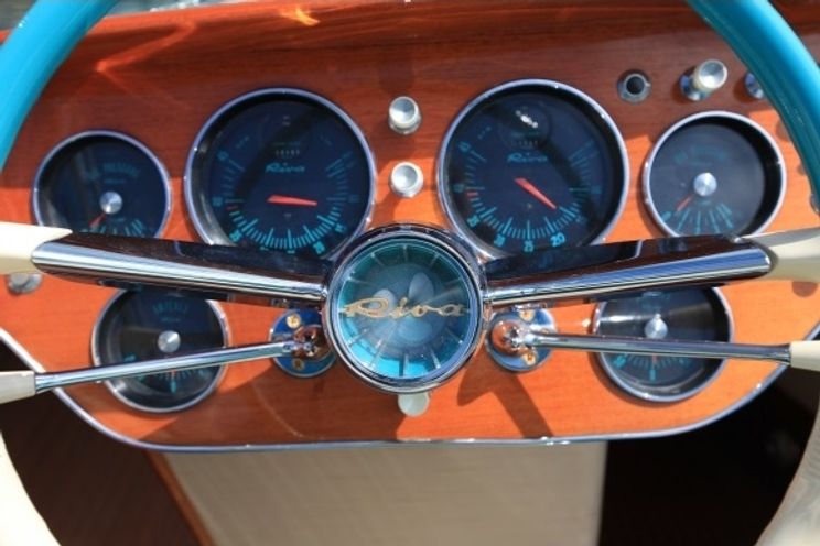 Charter Yacht Riva Aquarama - Cannes Day Charter