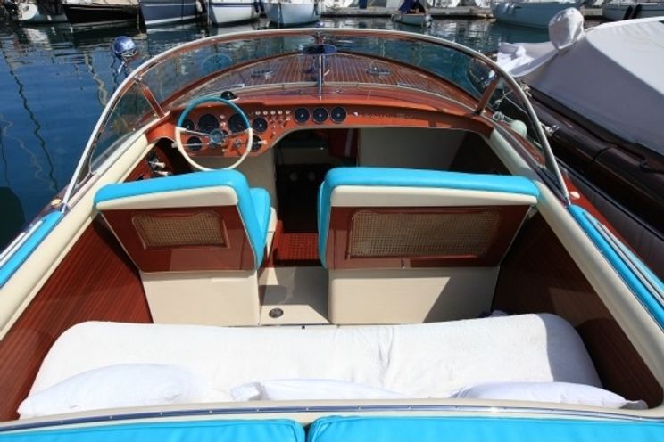 Charter Yacht Riva Aquarama - Cannes Day Charter