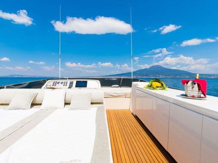 Flybridge Flybridge