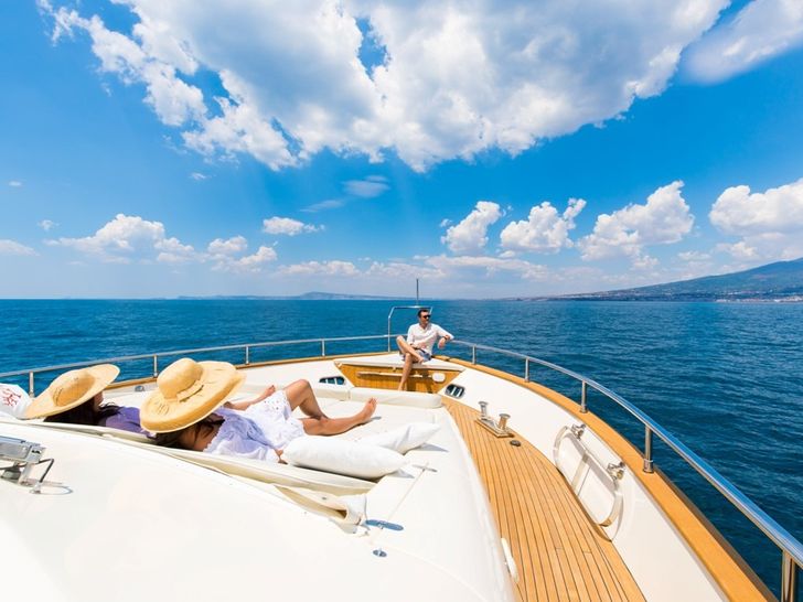 Foredeck Solarium Foredeck Solarium