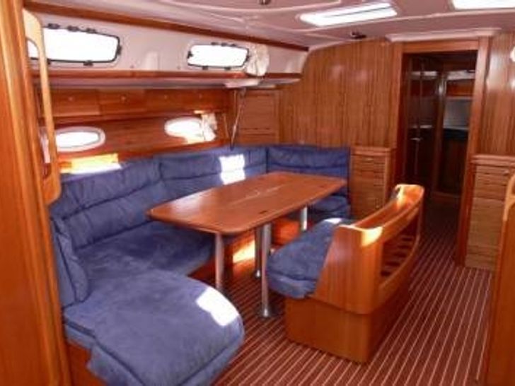 saloon saloon