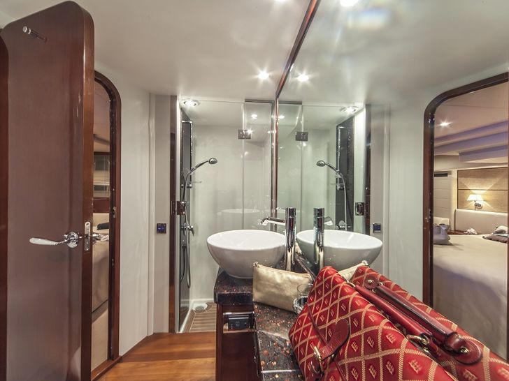 Princess 62 Croatia Master Bath