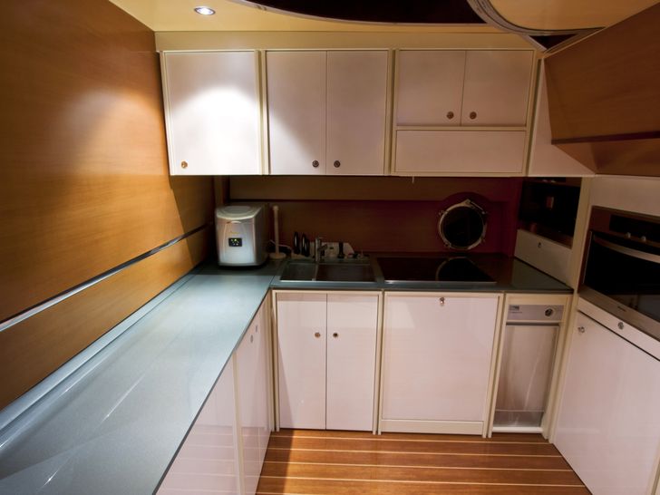 SAURON - Zen 70 galley SAURON - Zen 70 galley