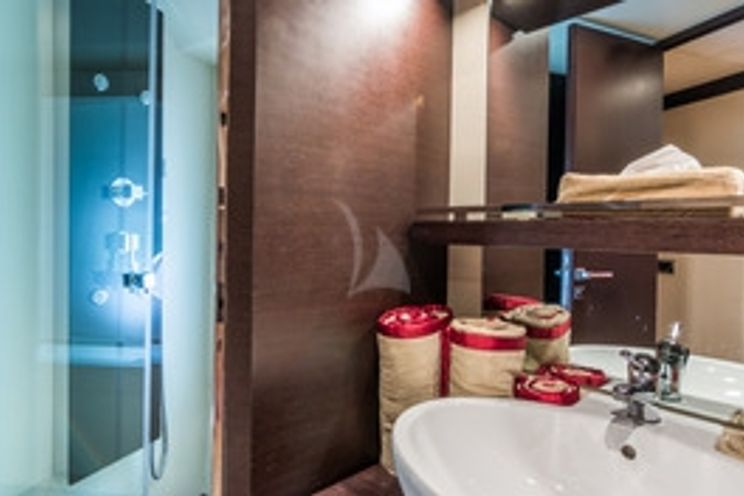 Charter Yacht SCARLET - 26m Azimut - Miami - Florida