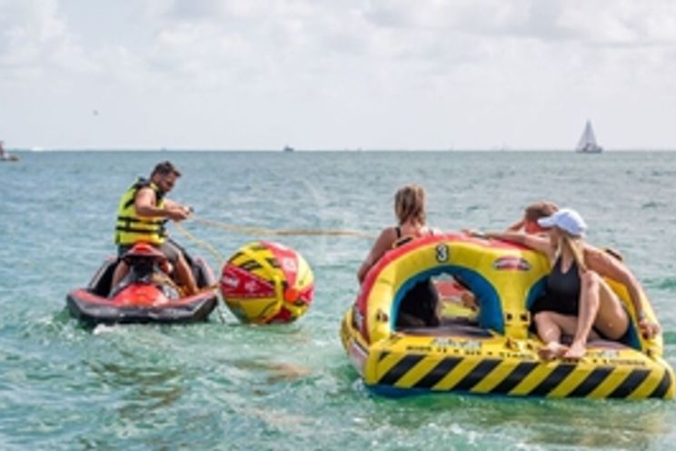 Charter Yacht SCARLET - 26m Azimut - Miami - Florida
