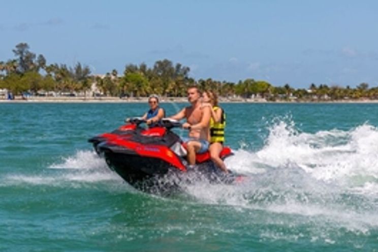 Charter Yacht SCARLET - 26m Azimut - Miami - Florida
