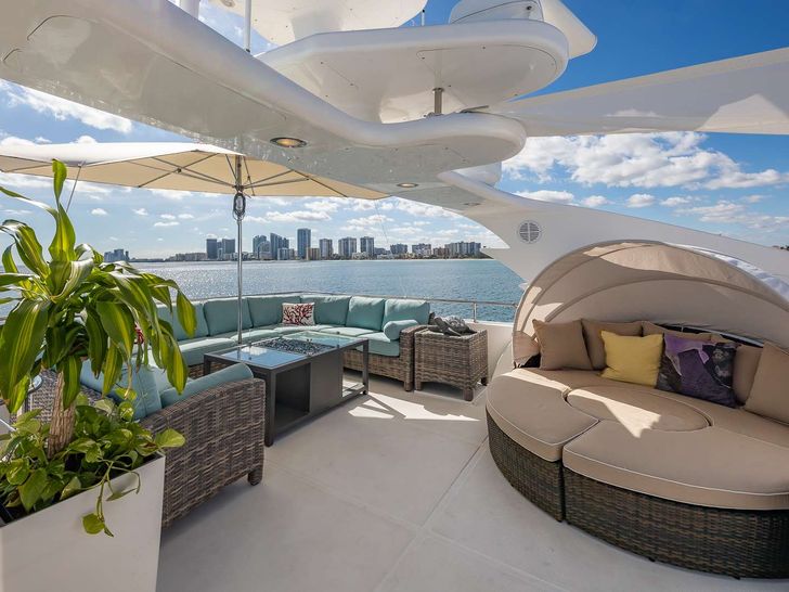 SCOTT FREE - President 114,sun deck lounge SCOTT FREE - President 114,sun deck lounge