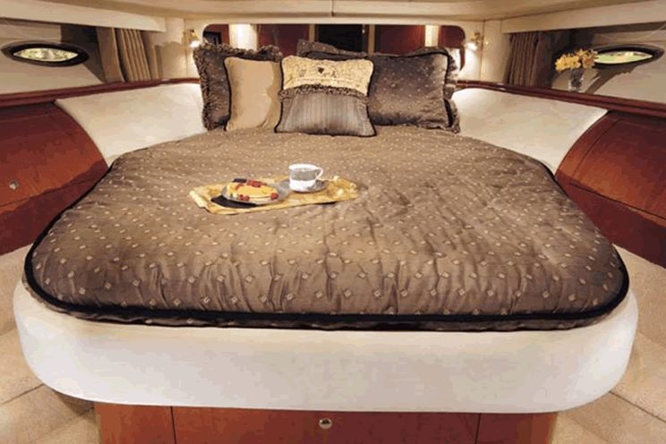 Charter Yacht Sea Ray 54 Sundancer - 2 Cabins - Cancun - Isla Mujeres - Playa Del Carmen