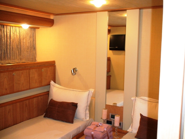 Charter Yacht Ferretti 761 - 4 Cabins - South Africa