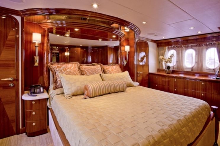 Charter Yacht SEA VENTURE - Hargrove 101 - 4 Cabins - Fort Lauderdale - Florida