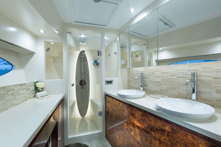 Charter Yacht SEA BOSS - Horizon 60 Power Cat - 3 Cabins - Nassau - Tortola - St Thomas