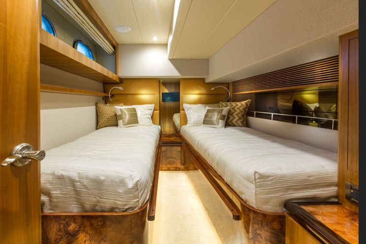 Charter Yacht SEA BOSS - Horizon 60 Power Cat - 3 Cabins - Nassau - Tortola - St Thomas