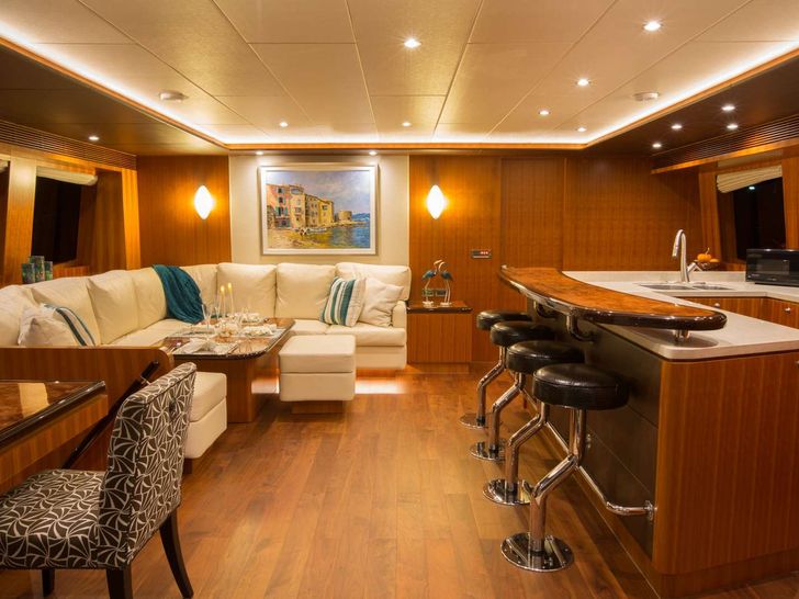 SEA BOSS Saloon SEA BOSS Saloon
