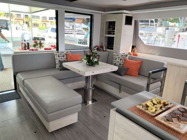 SEA DOG - Alfresco Dining SEA DOG - Alfresco Dining