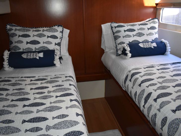 SEA ESTA Catamaran Twin Cabin SEA ESTA Catamaran Twin Cabin