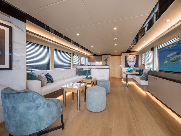 SEA STORY - Main saloon SEA STORY - Main saloon