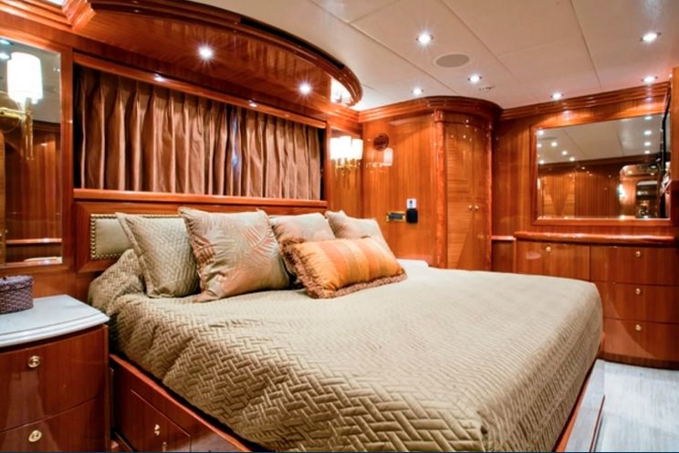 Charter Yacht SEA VENTURE - Hargrove 101 - 4 Cabins - Fort Lauderdale - Florida