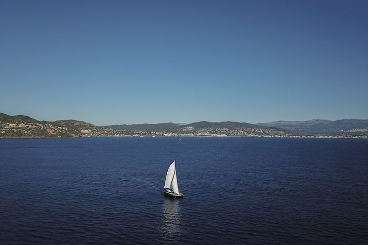 Charter Yacht SEAZEN II - Sunreef 70 - 4 Cabins - Cannes - Monaco - St Tropez