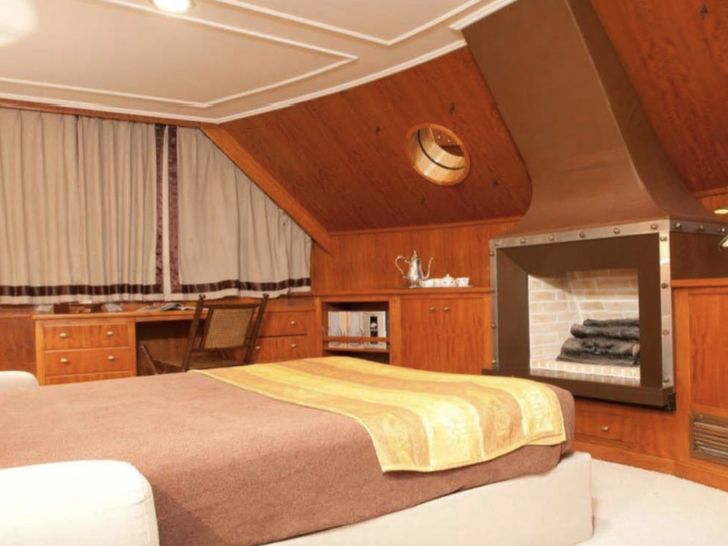SECRET LIFE Cabin SECRET LIFE Cabin