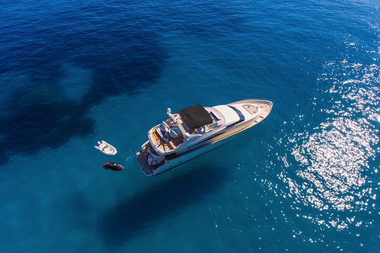 Charter Yacht SERAPH - 27m Mochi Craft - 4 cabins - Mallorca - Ibiza - Palma - Formentera