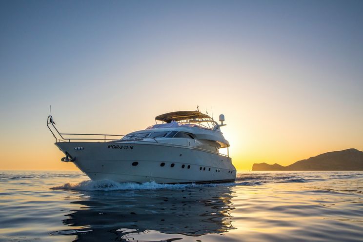 Charter Yacht SERAPH - 27m Mochi Craft - 4 cabins - Mallorca - Ibiza - Palma - Formentera