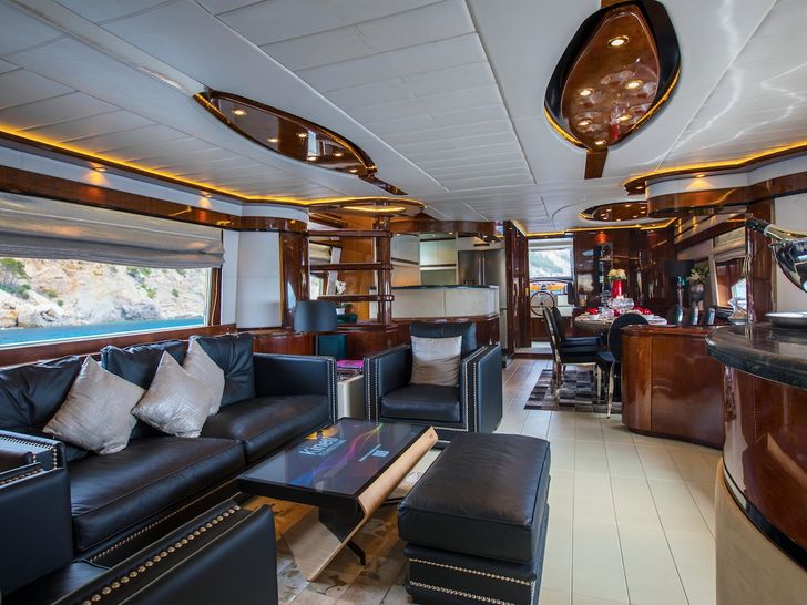 SERAPH Mochi Craft Crewed Motoryacht Salon SERAPH Mochi Craft Crewed Motoryacht Salon