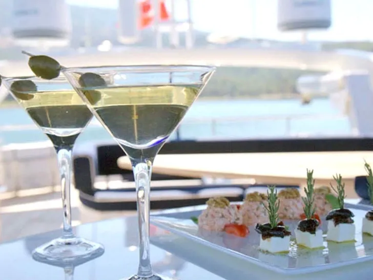 SERENITY Sunseeker 82 - wine party SERENITY Sunseeker 82 - wine party