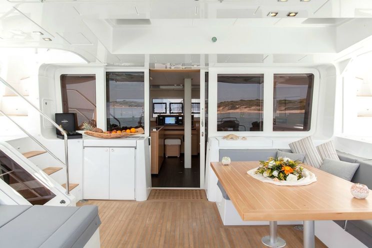 Charter Yacht SERENITY - Lagoon 52 - 5 Cabins - Athens - Lefkas - Corfu - Mykonos - Santorini