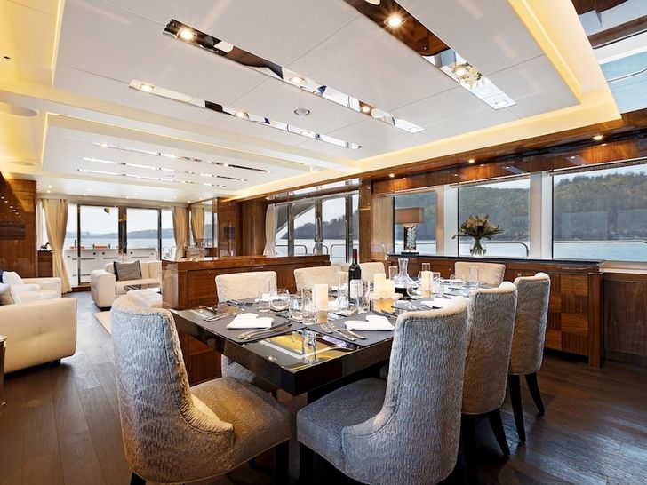 SETTLEMENT Sunseeker Yachts Dining