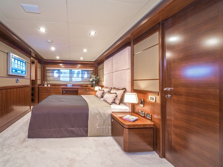 SEVENTH SENSE - Crewed Motor Yacht - Lower Deck Master