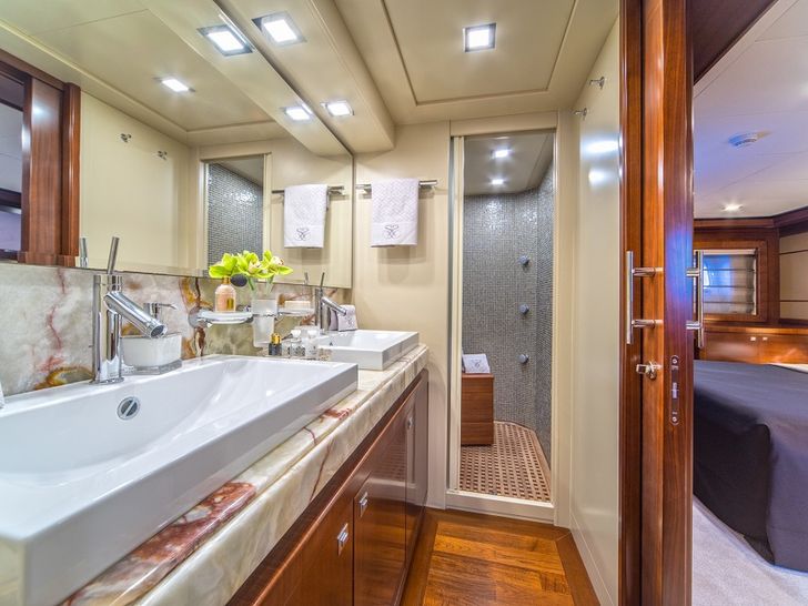 SEVENTH SENSE - Crewed Motor Yacht - Lower Deck Master Ensuite