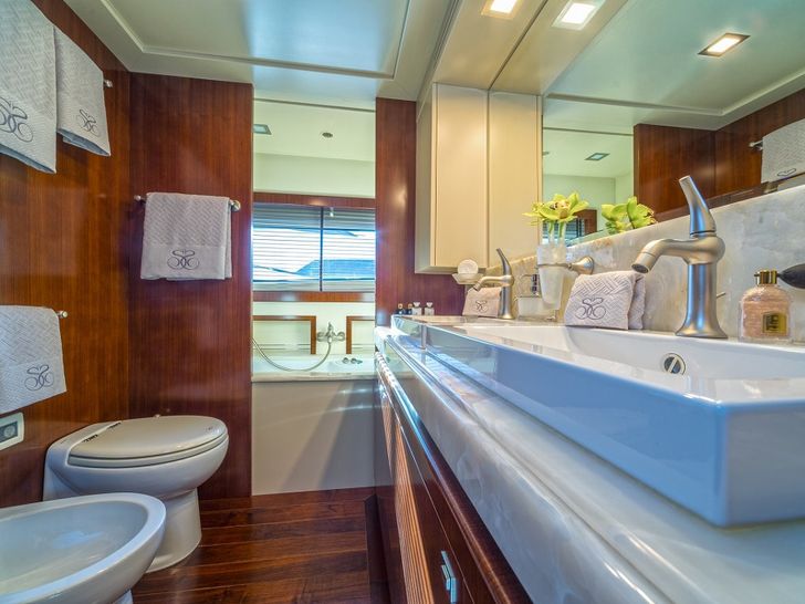 SEVENTH SENSE - Crewed Motor Yacht - Ensuite