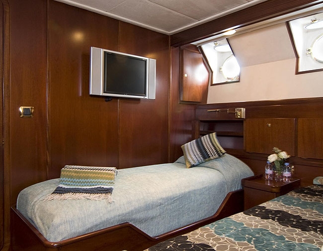 Charter Yacht SHAHA - Custom build - 6 Cabins - Naples - Milazzo - Malta