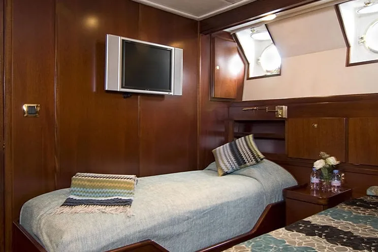 Charter Yacht SHAHA - Custom build - 6 Cabins - Naples - Milazzo - Malta