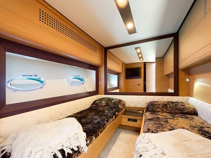 LEGENDARY Pershing 72 - twin cabin LEGENDARY Pershing 72 - twin cabin