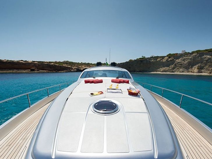 LEGENDARY Pershing 72 - foredeck LEGENDARY Pershing 72 - foredeck