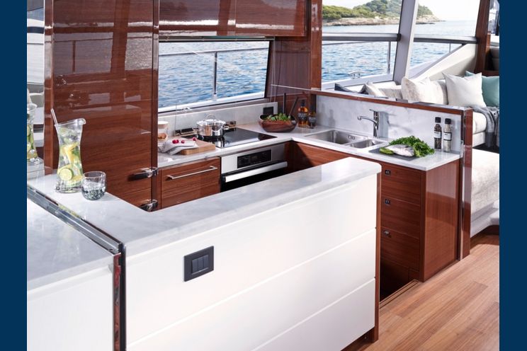 Charter Yacht SHAWLIFE - Princess 68 - 4 Cabins - Cannes - Monaco - St Tropez - Antibes - Porto Cervo
