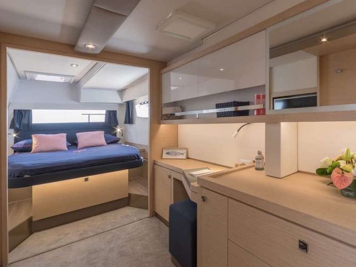 SHEILA T - Fountaine Pajot Saona 47 SHEILA T - Fountaine Pajot Saona 47