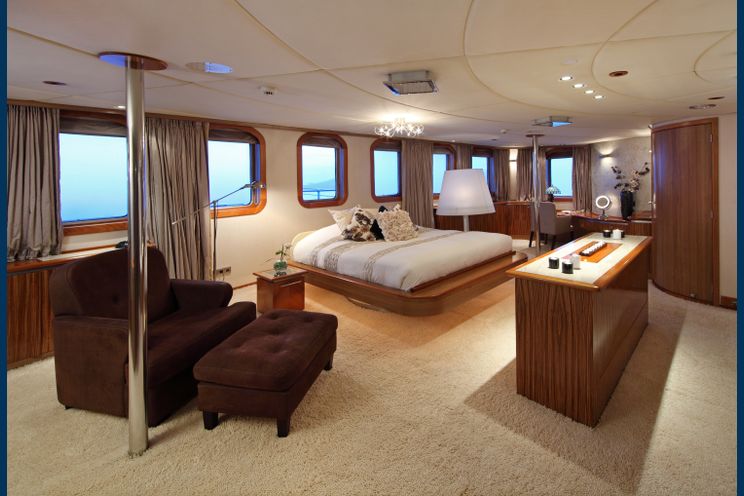 Charter Yacht SHERAKHAN - Verkerk 228 - 13 Cabins - Cannes - Monaco - French Riviera - Italian Riviera - Caribbean
