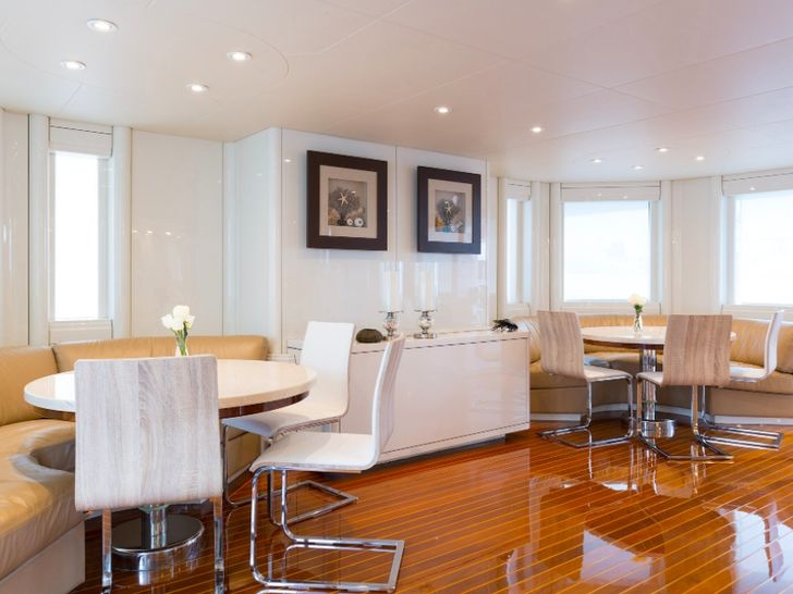 SHE`S A 10 - Oceanfast 50m SHE`S A 10 - Oceanfast 50m