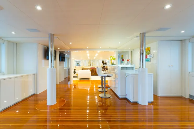 Charter Yacht SHE`S A 10 - Oceanfast 50m - 5 Cabins - Bahamas - Nassau - Abacos - Exumas - Georgetown