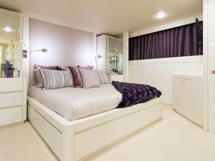 SHE`S A 10 - Oceanfast 50m SHE`S A 10 - Oceanfast 50m