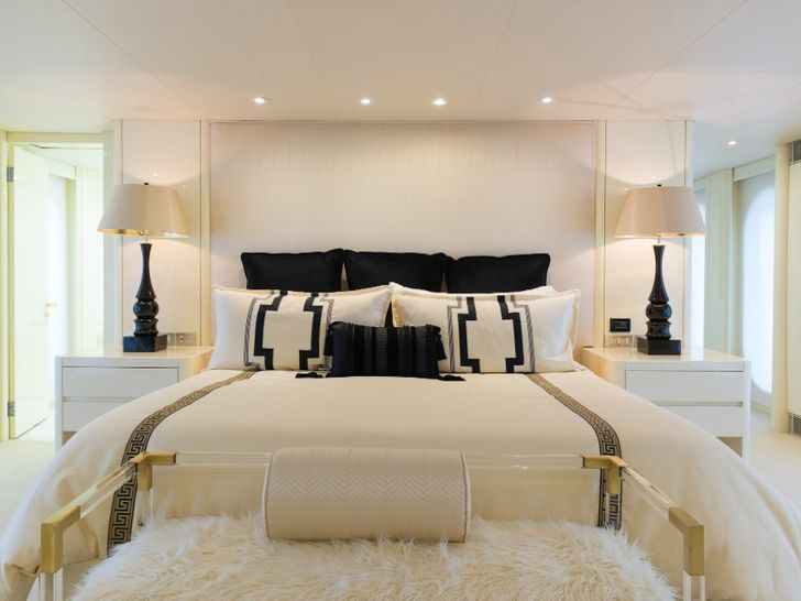 SHE`S A 10 - Oceanfast 50m SHE`S A 10 - Oceanfast 50m