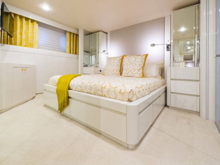 SHE`S A 10 - Oceanfast 50m SHE`S A 10 - Oceanfast 50m