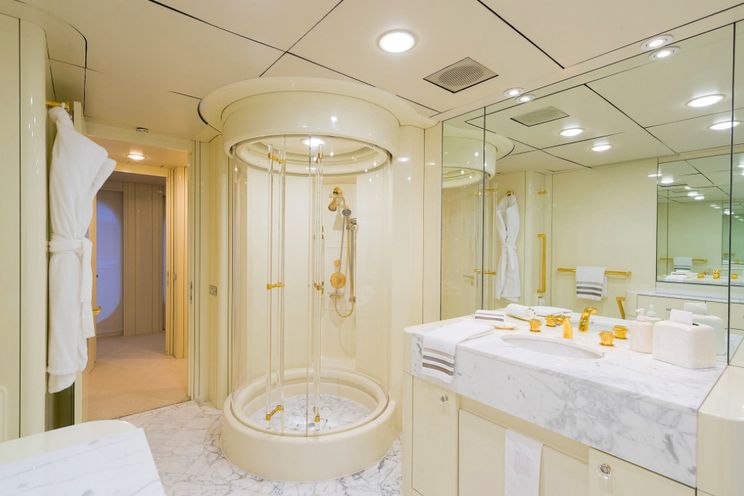 Charter Yacht SHE`S A 10 - Oceanfast 50m - 5 Cabins - Bahamas - Nassau - Abacos - Exumas - Georgetown