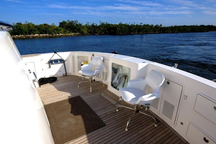 Charter Yacht SILVER LINING - Horizon 74 - 3 Cabins - Nassau - Exumas - Bahamas