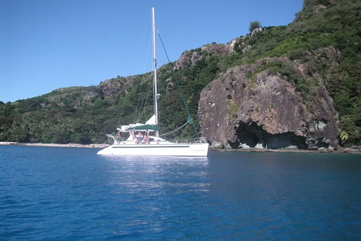 Charter Yacht MOALE - 48ft. - 4 Cabins - Fiji,South Pacific