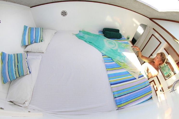 Charter Yacht MOALE - 48ft. - 4 Cabins - Fiji,South Pacific